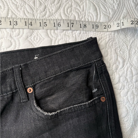 American Eagle Outfitters Women's High Rise Black Mom Jeans Size 18 - Picture 6 of 15